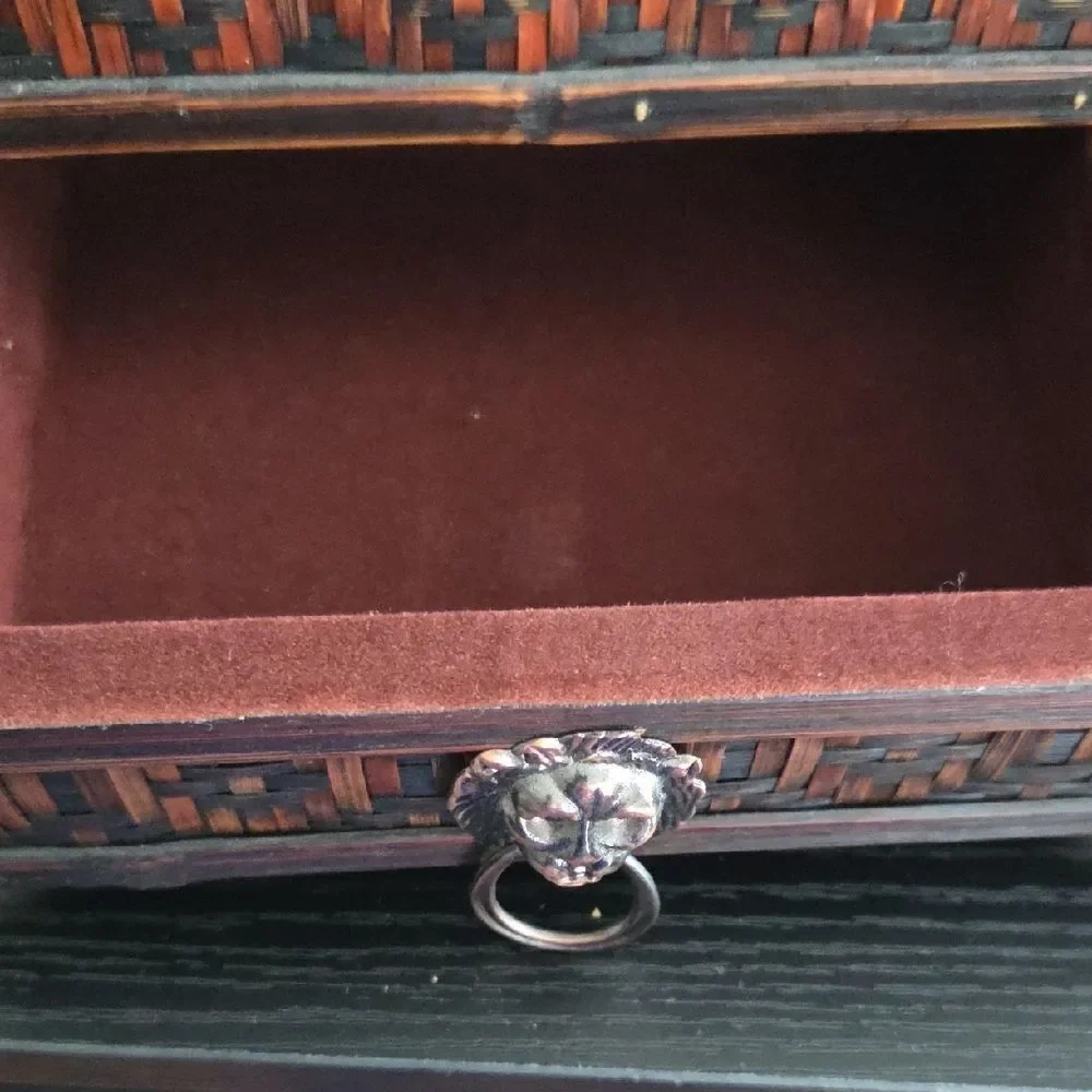 Woven Wooden Trinket Box with Lion Handle